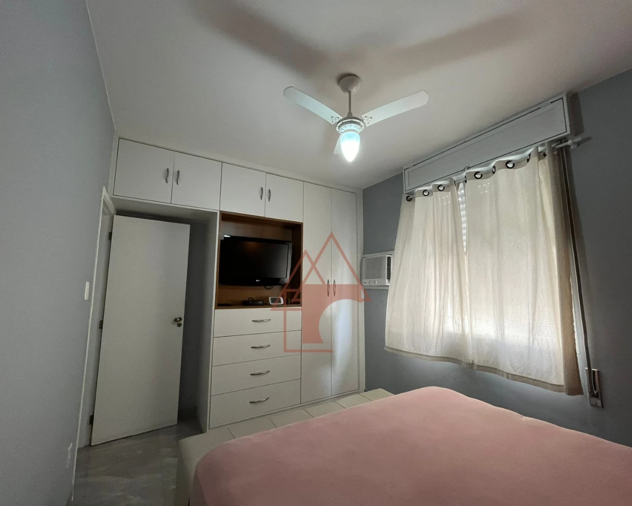 Imagem Apartamento com 2 Quartos à Venda, 79 m² em Marapé - Santos
