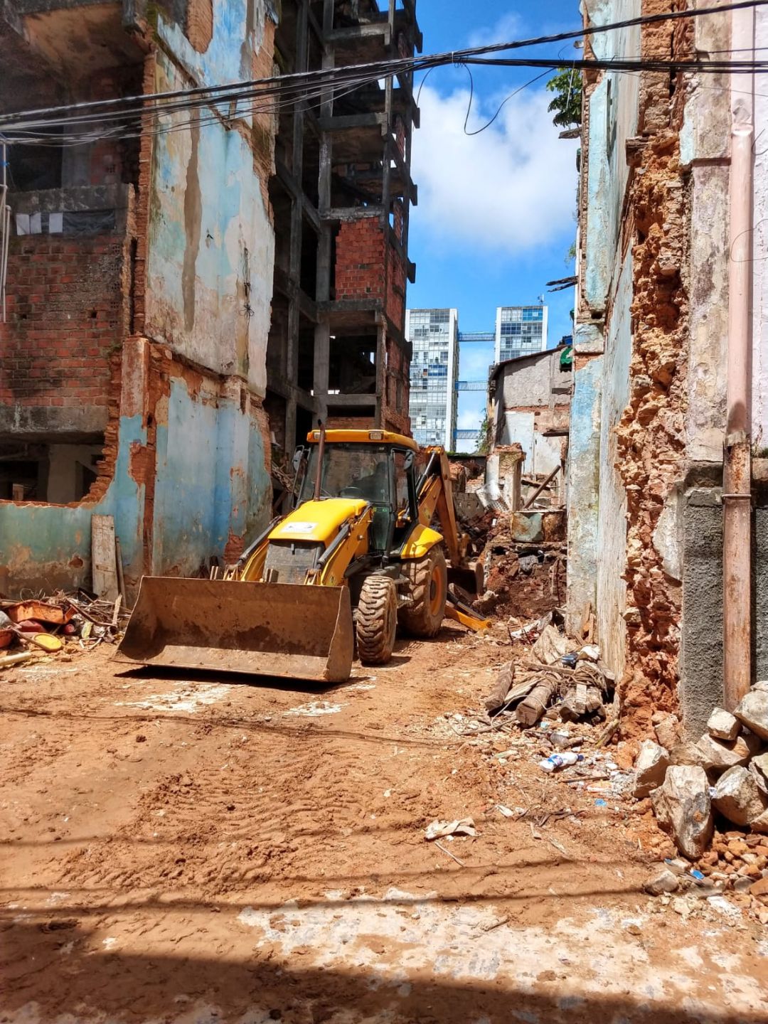 Imagem Terreno à Venda, 250 m² em Dois de Julho - Salvador