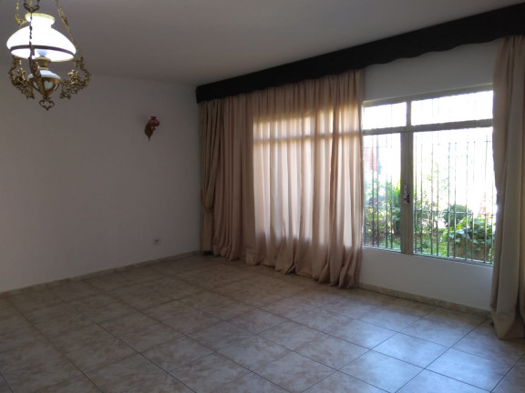 Casa com 3 Quartos para Alugar, 200 m² em Jardim Leonor Mendes de Barros - São Paulo
