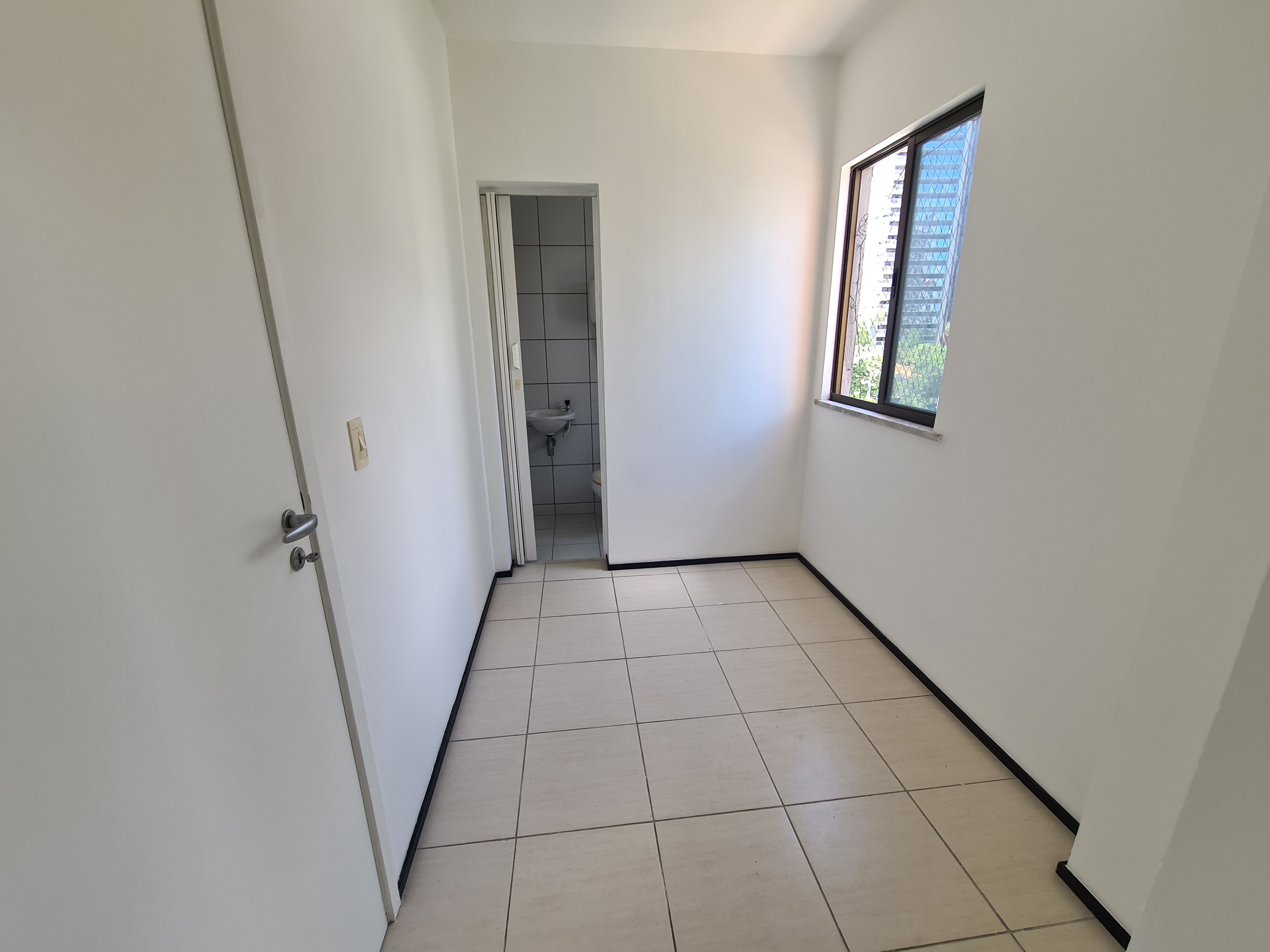 Imagem Apartamento com 3 Quartos para Alugar, 83 m²em Meireles - Fortaleza
