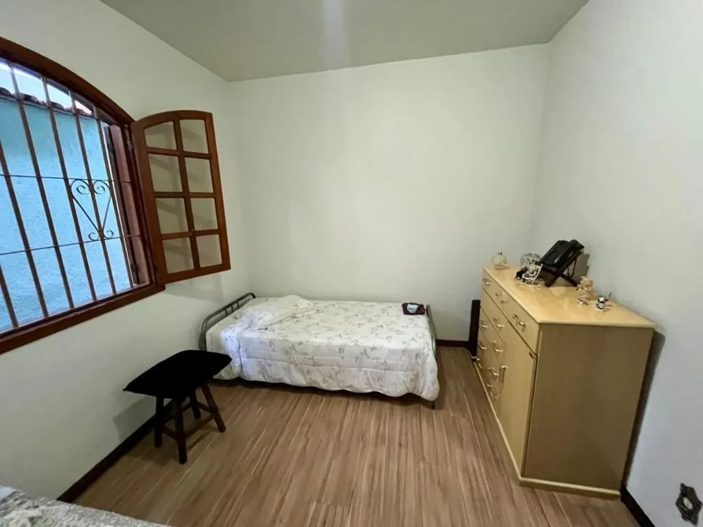 Imagem Casa com 4 Quartos à Venda, 177 m² em Itapoã - Belo Horizonte