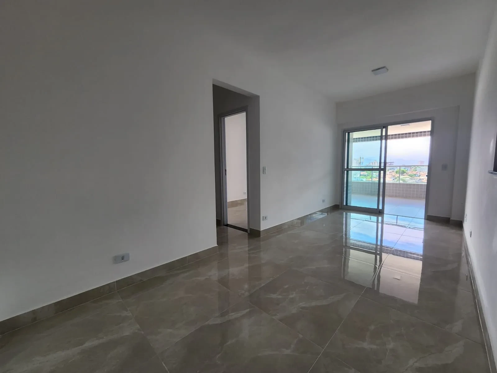 Imagem Apartamento com 2 Quartos à Venda, 8000 metro em Caiçara - Praia Grande