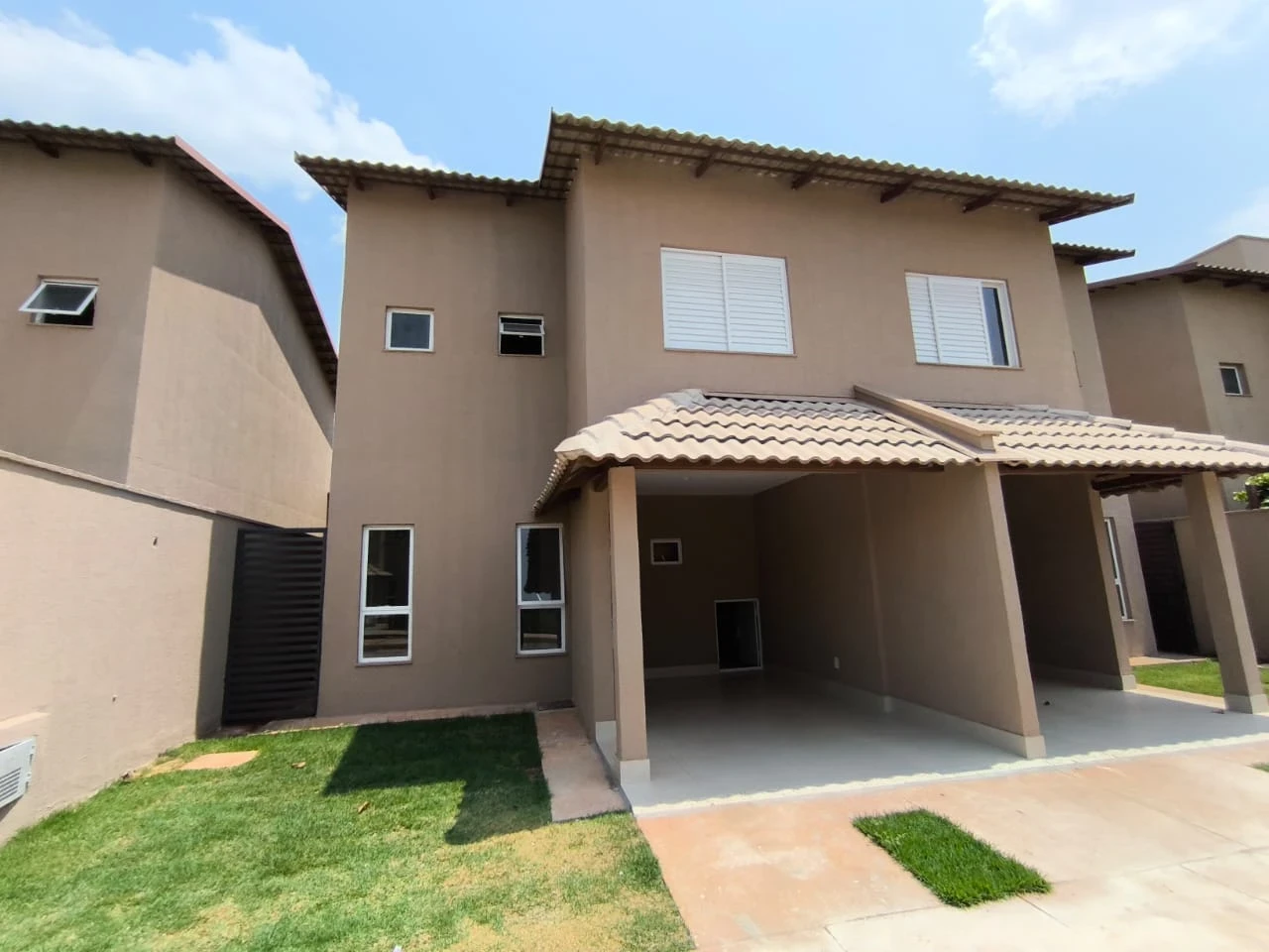 Casa de Condomínio com 3 Quartos à Venda, 135 m² em Sítios Santa Luzia - Aparecida de Goiânia
