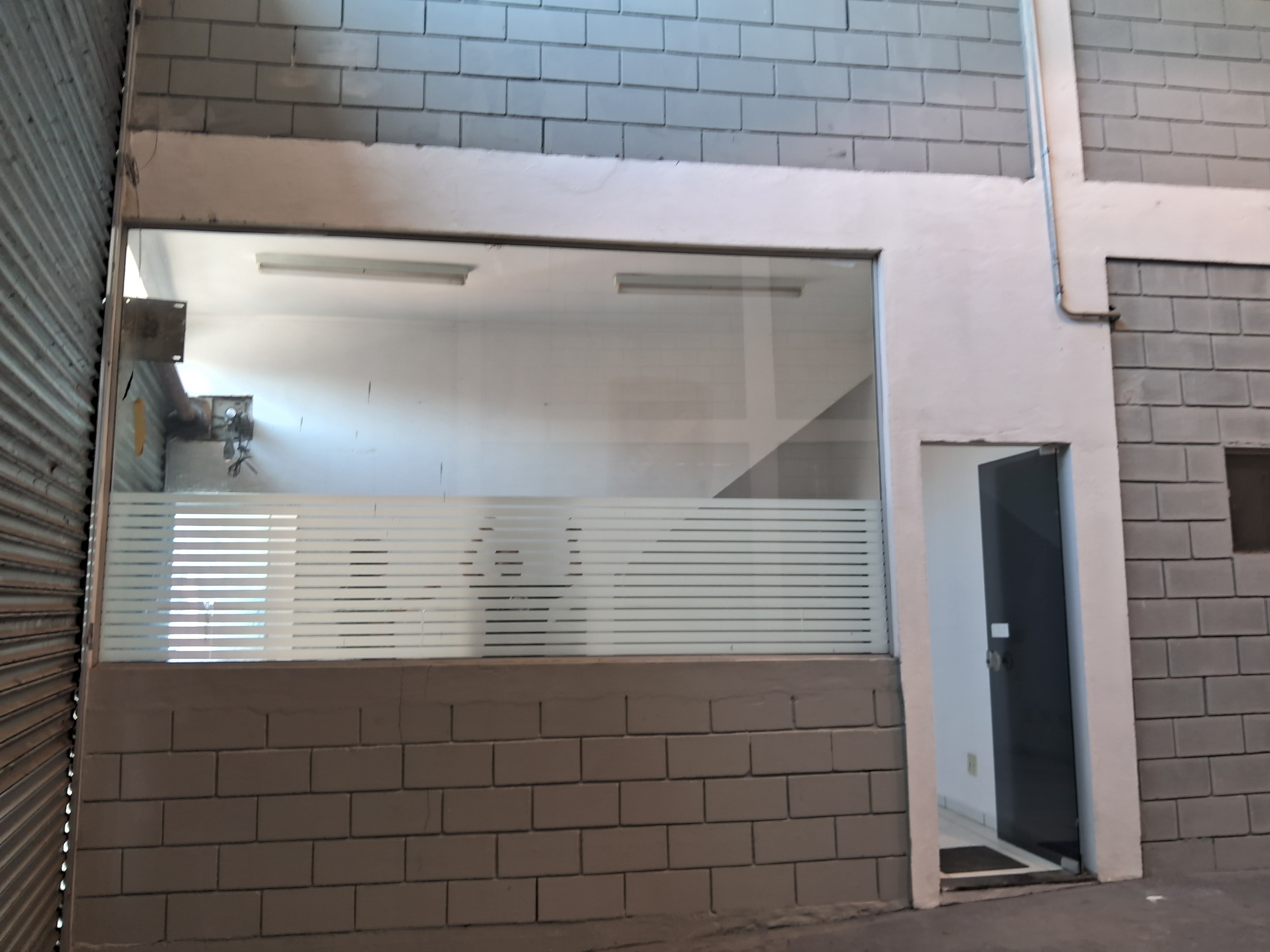 Foto do imóvel: Galpão à Venda, 256 m² em Rochdale - Osasco