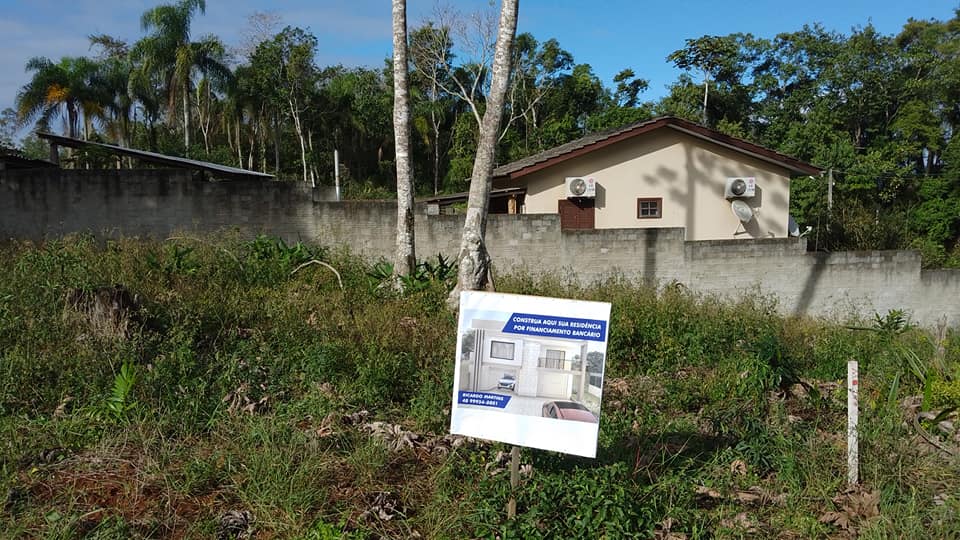 Imagem Terreno à Venda ou Locação, 405 m²em São Defende - Criciúma