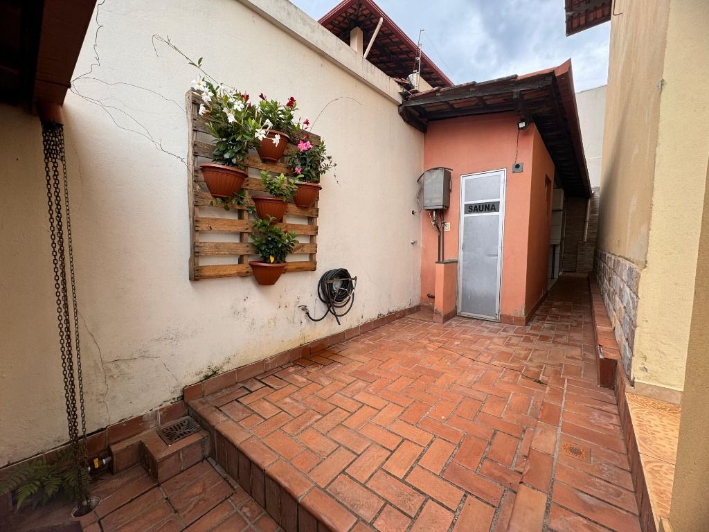 Imagem Casa com 4 Quartos à Venda, 249 m² em Tijuca - Contagem