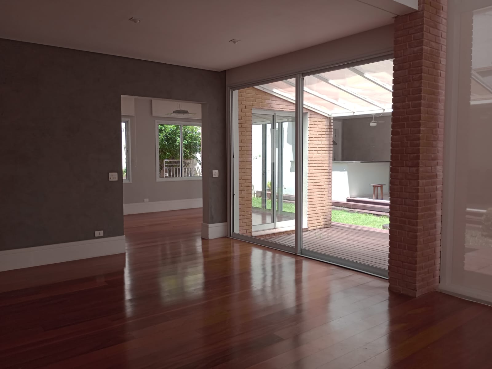 Imagem Casa de Condomínio com 4 Quartos à Venda, 380 m²em Alphaville - Santana de Parnaíba