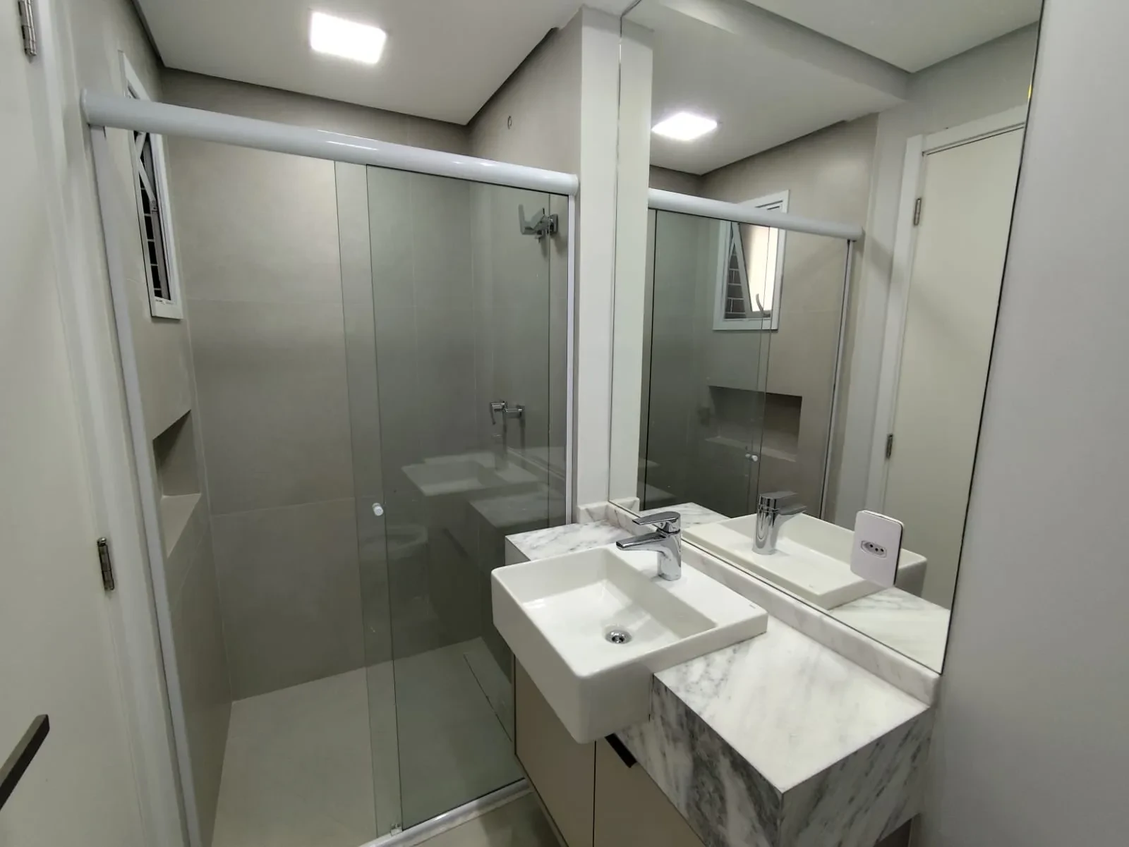 Imagem Apartamento com 2 Quartos à Venda, 82 m² em Aparecida - Santos