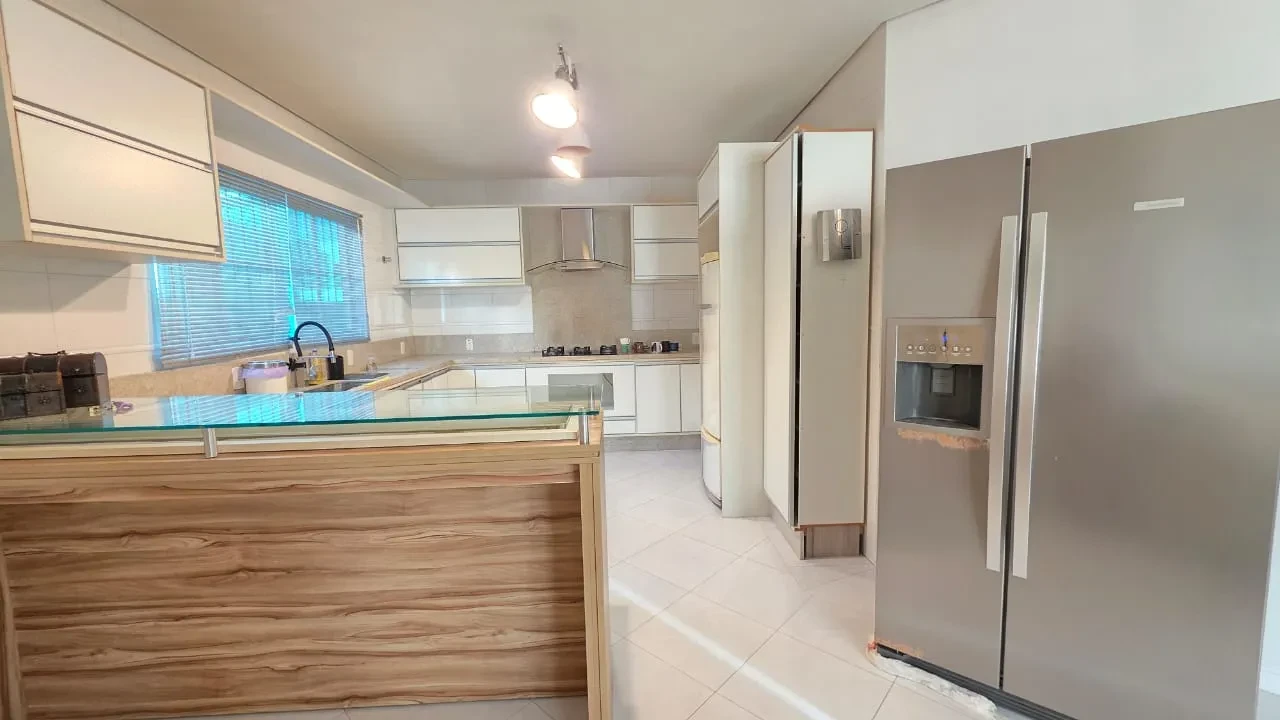 Foto do imóvel: Casa com 4 Quartos à Venda ou Locação, 378 m² em Pedra Branca - Palhoça