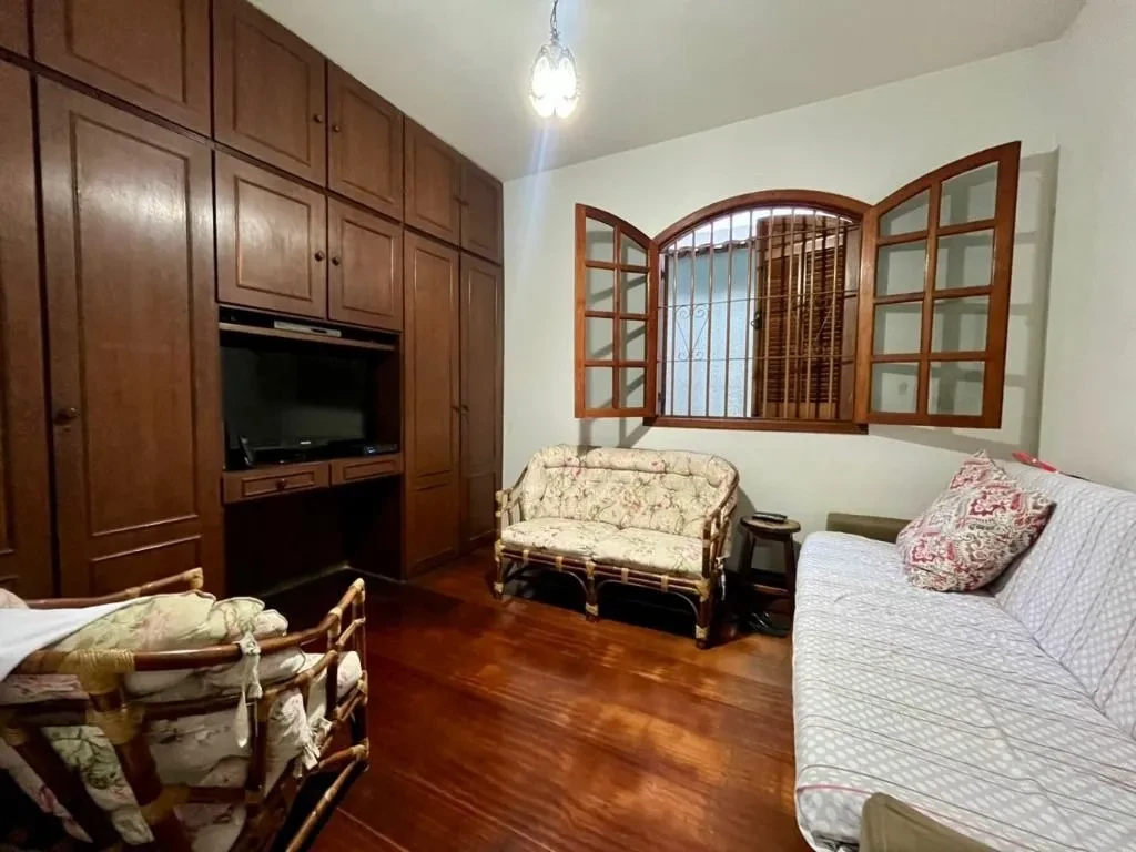 Imagem Casa com 4 Quartos à Venda, 177 m² em Itapoã - Belo Horizonte