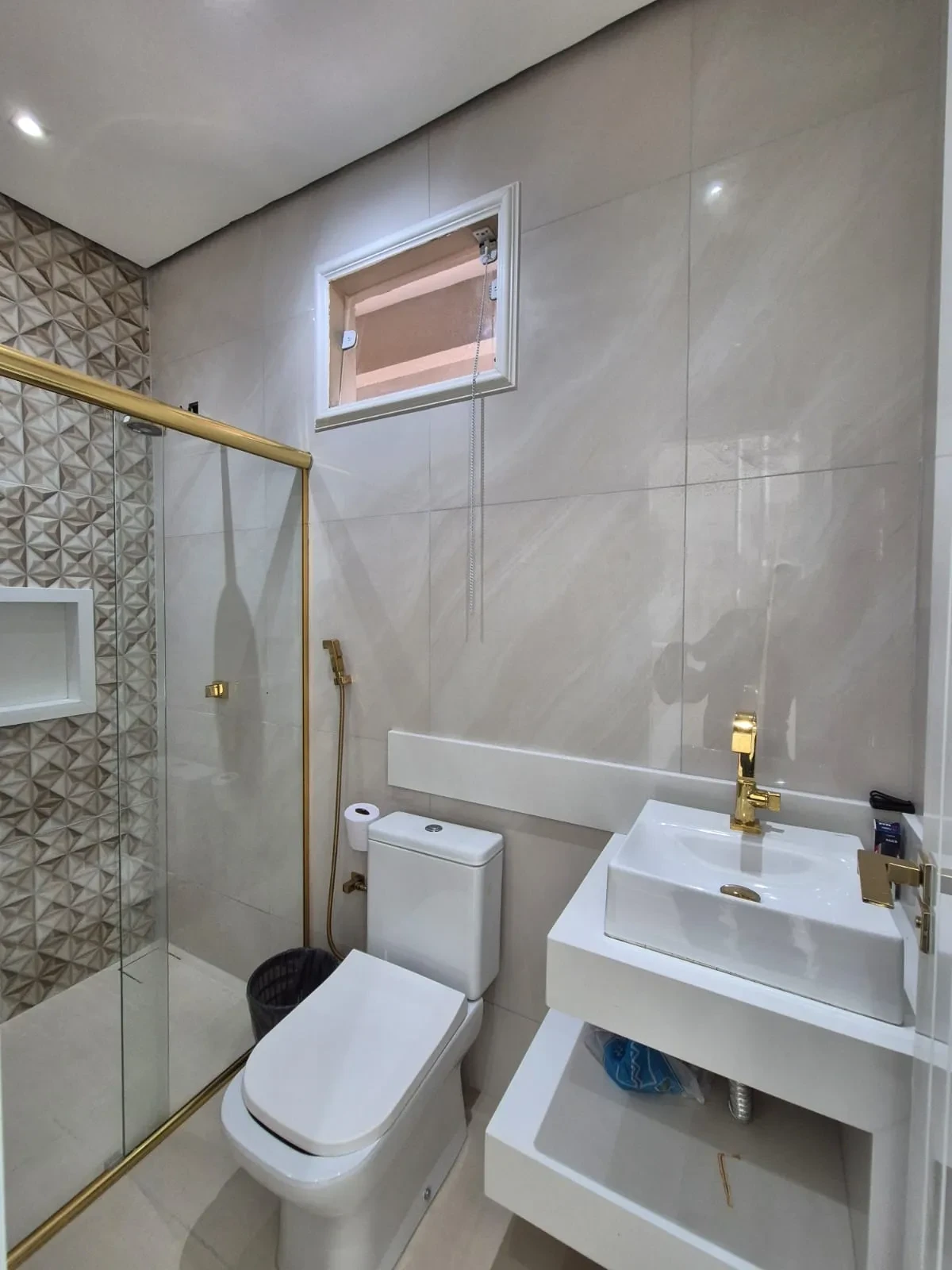 Imagem Casa com 3 Quartos à Venda, 250 m² em Novo Aleixo - Manaus