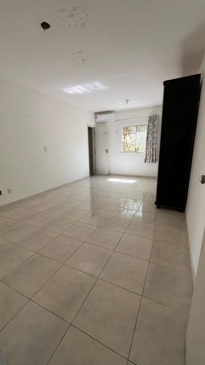 Imagem Casa com 3 Quartos para Alugar, 200 m²em Buraquinho - Lauro de Freitas