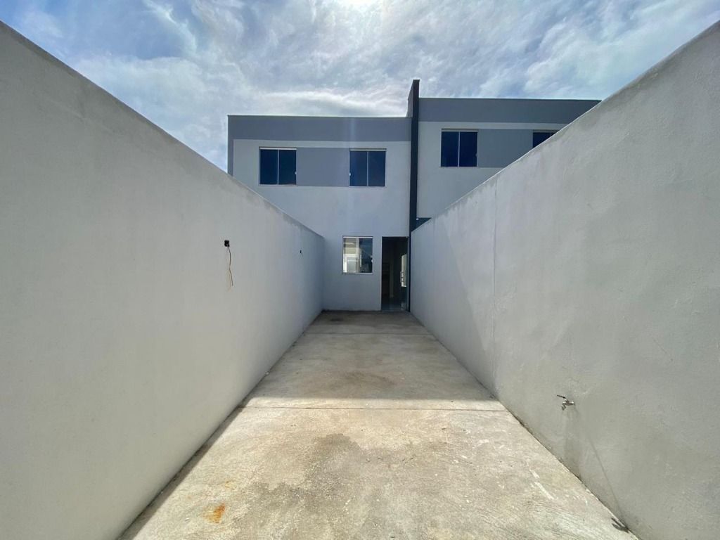 Casa com 2 Quartos à Venda, 71 m² em Piratininga (Venda Nova) - Belo Horizonte