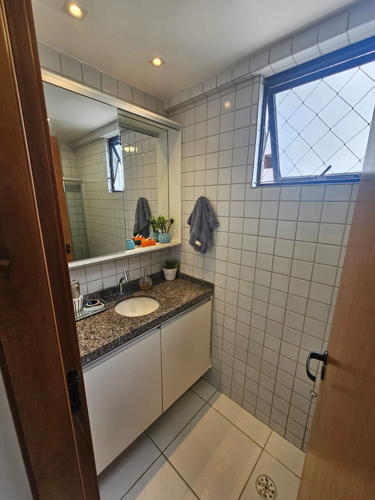 Imagem Apartamento com 3 Quartos à Venda, 70 m² em Casa Amarela - Recife