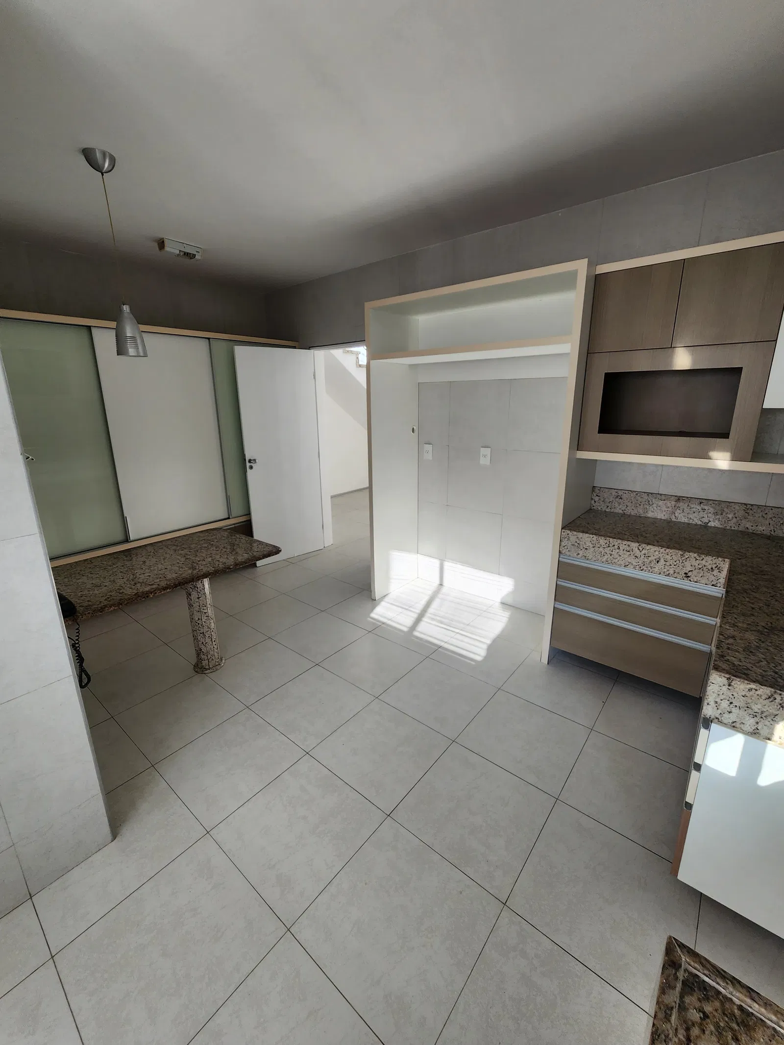 Imagem Casa de Condomínio com 3 Quartos à Venda, 277 m²em SAPIRANGA - FORTALEZA