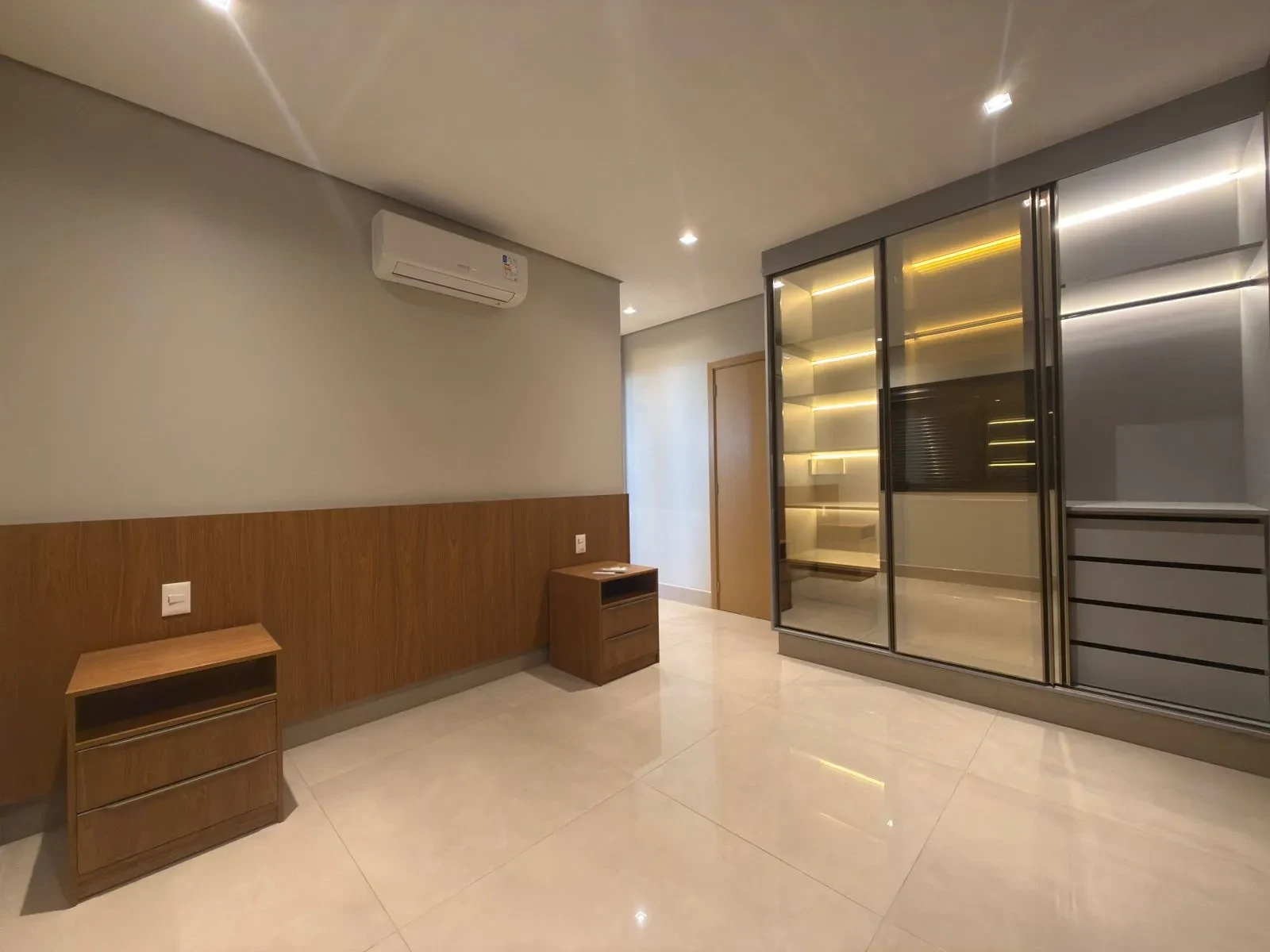 Imagem Apartamento com 4 Quartos para Alugar, 257 m² em Jardim Sumaré - Araçatuba