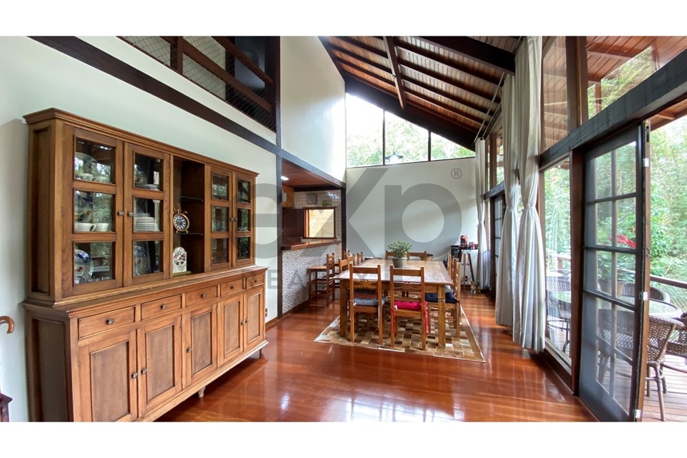 Foto do imóvel: Casa de Condomínio com 5 Quartos à Venda, 317 m² em Itaipava - Petrópolis