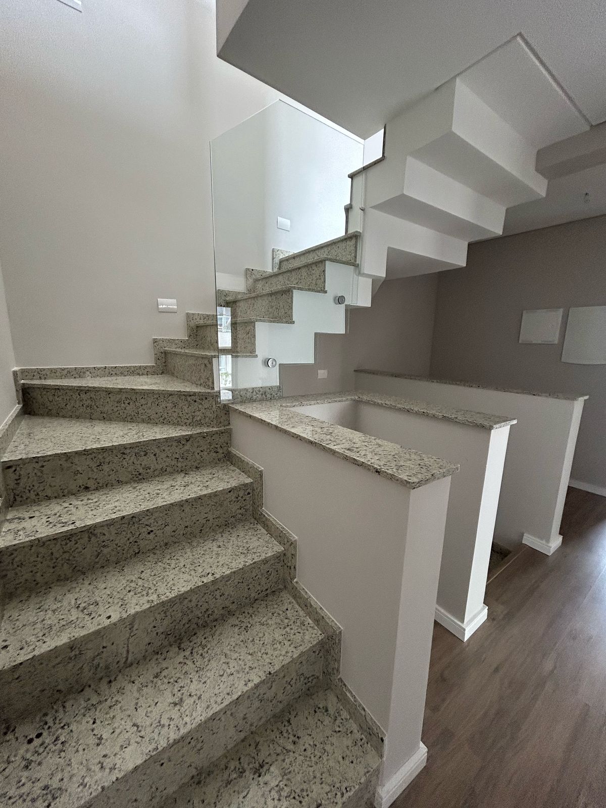 Foto do imóvel: Casa de Condomínio com 3 Quartos à Venda, 214 m² em Santa Cândida - Curitiba