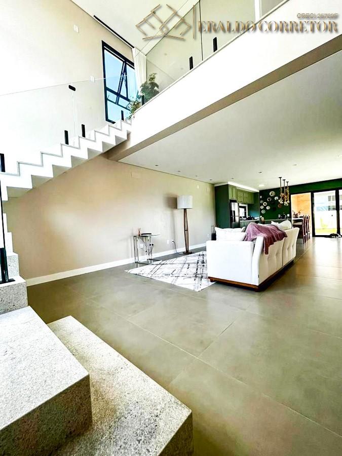 Imagem Casa com 3 Quartos à Venda, 254 m²em Ingleses do Rio Vermelho - Florianópolis