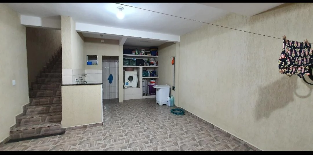 Imagem Sobrado com 3 Quartos à Venda, 243 m²em Santo Antônio - Osasco