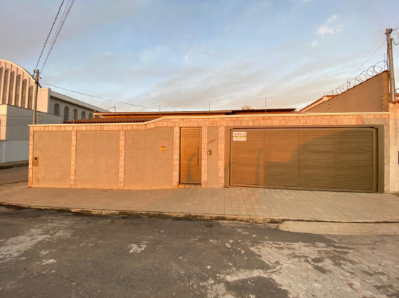 Casa com 3 Quartos à Venda, 156 m² em Jardim Alvorada - Alfenas