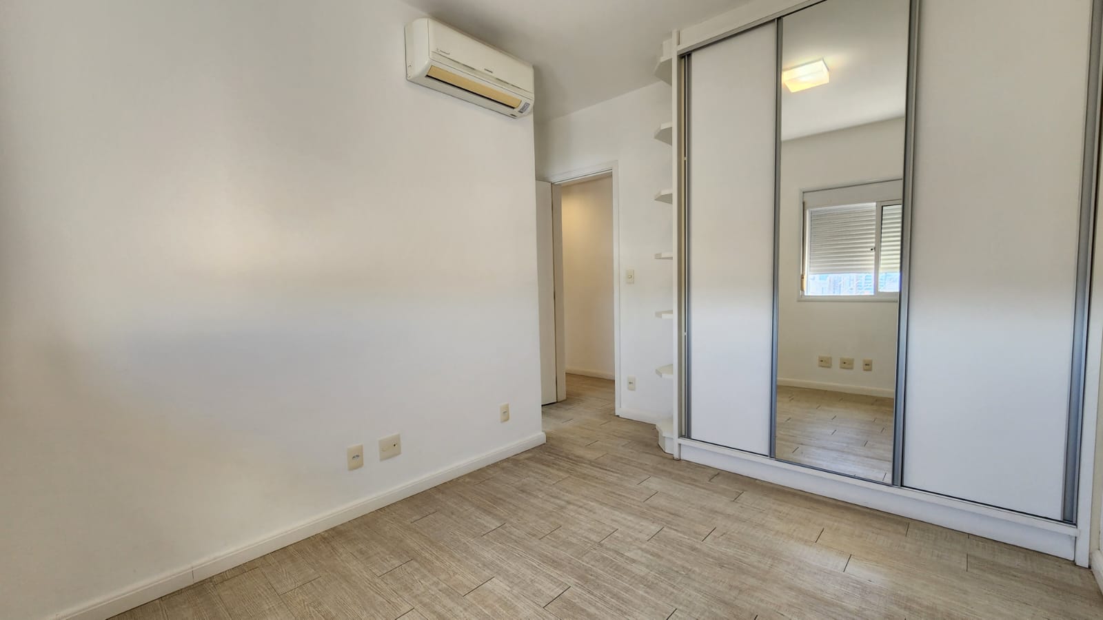 Imagem Apartamento com 4 Quartos à Venda, 204 m²em Boqueirão - Santos
