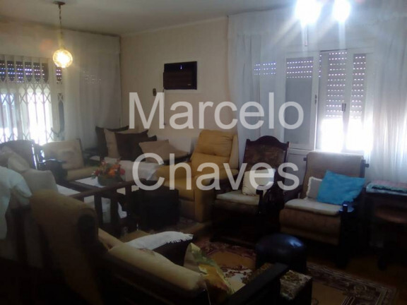 Imagem Casa com 3 Quartos à Venda, 250 m² em Medianeira - Porto Alegre