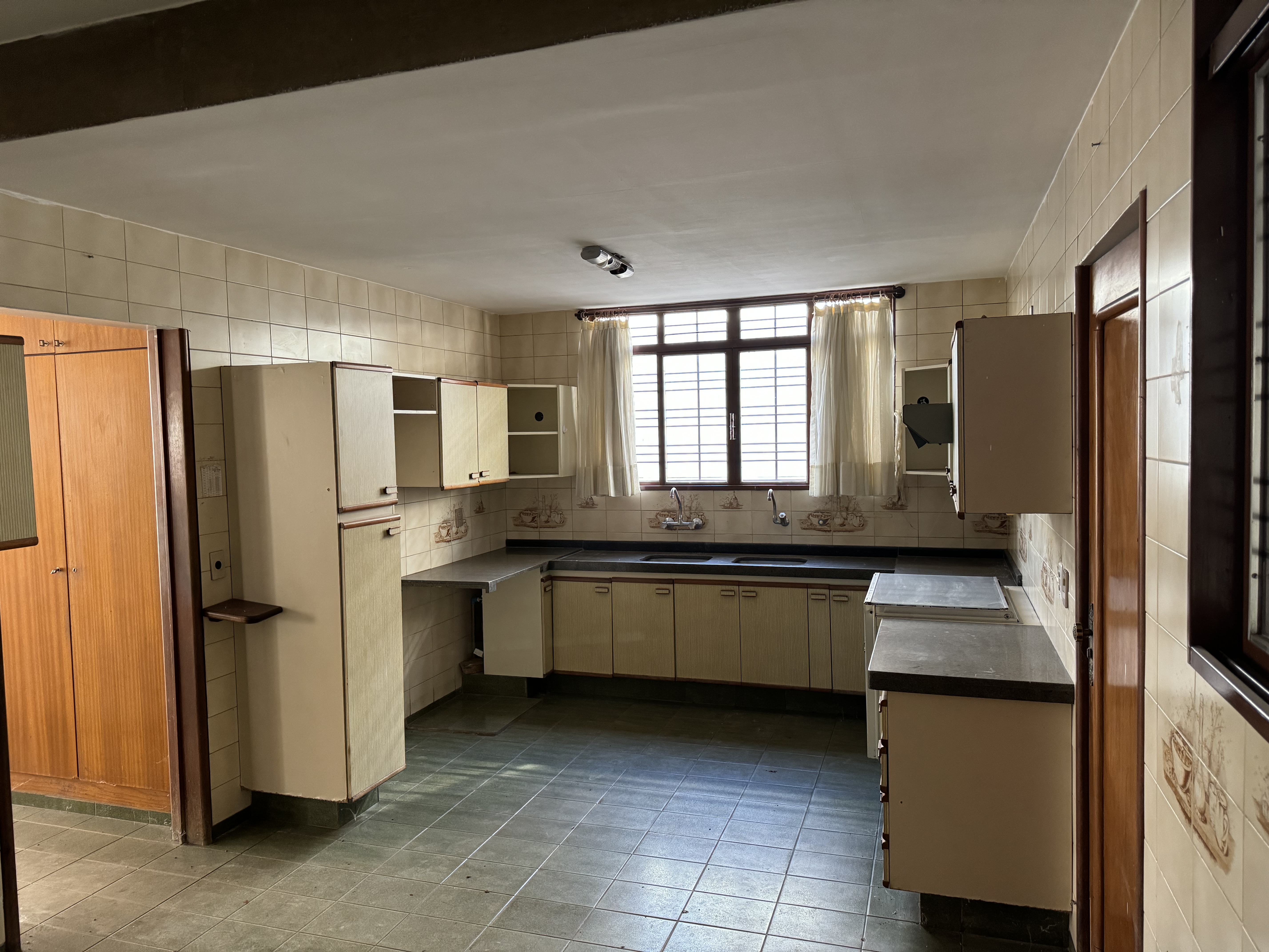 Foto do imóvel: Sobrado com 5 Quartos para Alugar, 450 m² em Setor Bueno - Goiânia