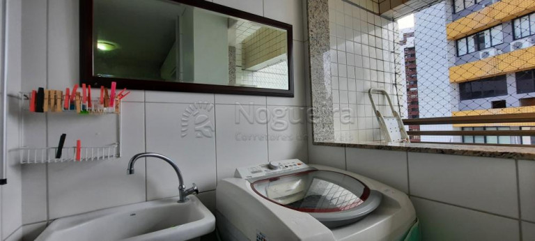 Imagem Apartamento com 3 Quartos à Venda, 170 m² em Espinheiro - Recife