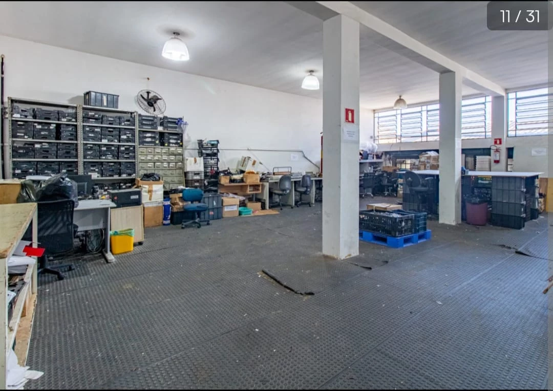 Galpão à Venda ou Locação, 600 m² em Vila Ipojuca - São Paulo