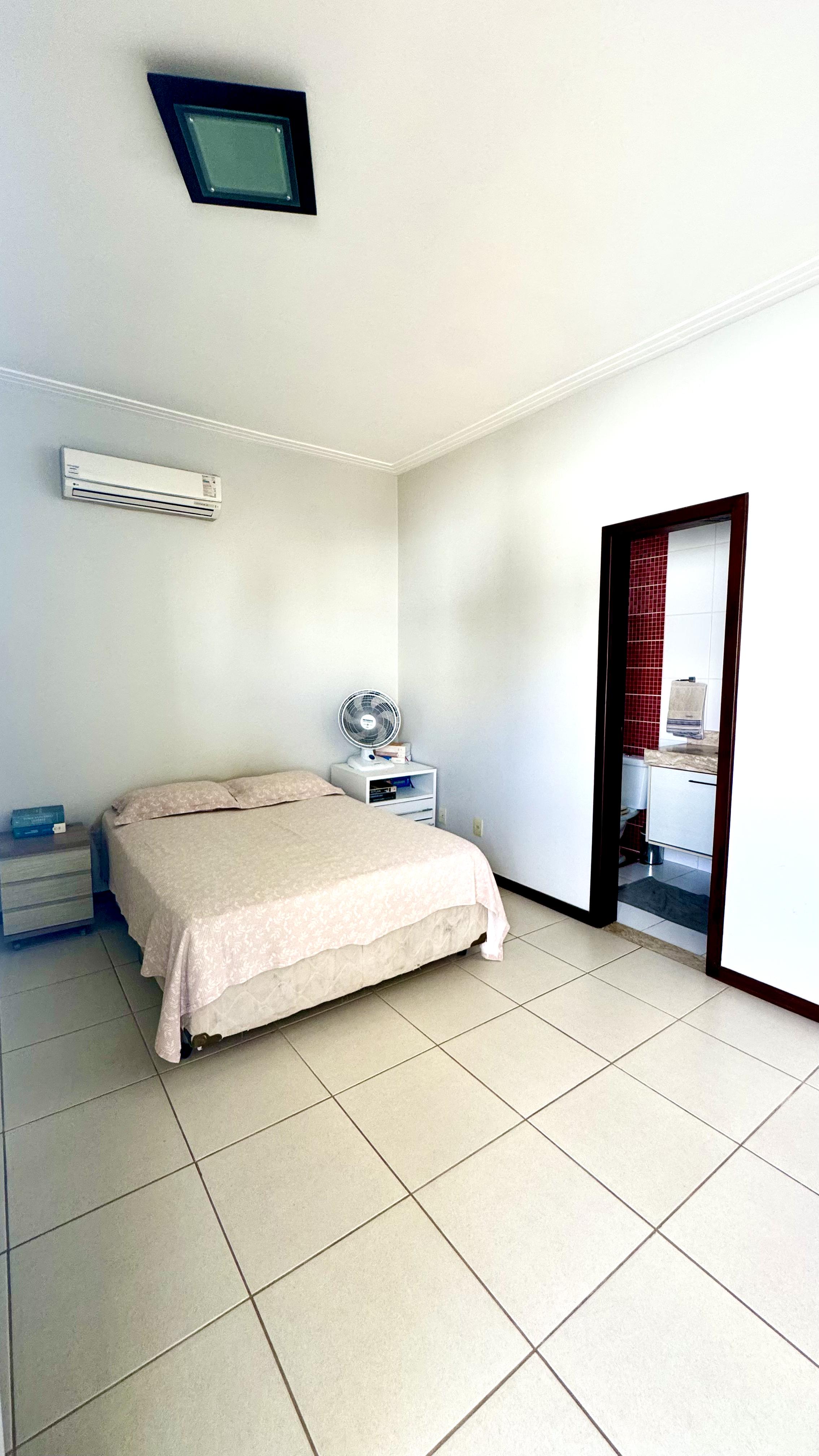 Imagem Casa de Condomínio com 5 Quartos à Venda, 320 m² em Buraquinho - Lauro de Freitas