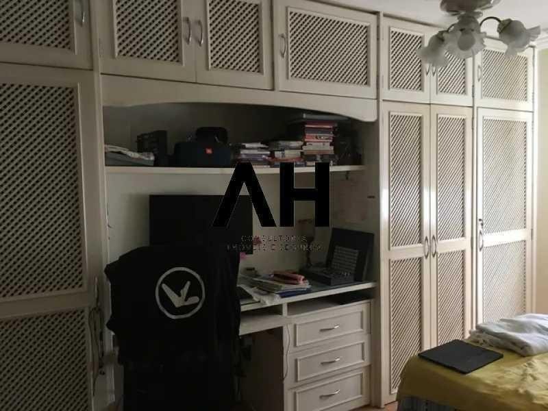 Imagem Apartamento com 4 Quartos à Venda, 166 m²em Icaraí - Niterói