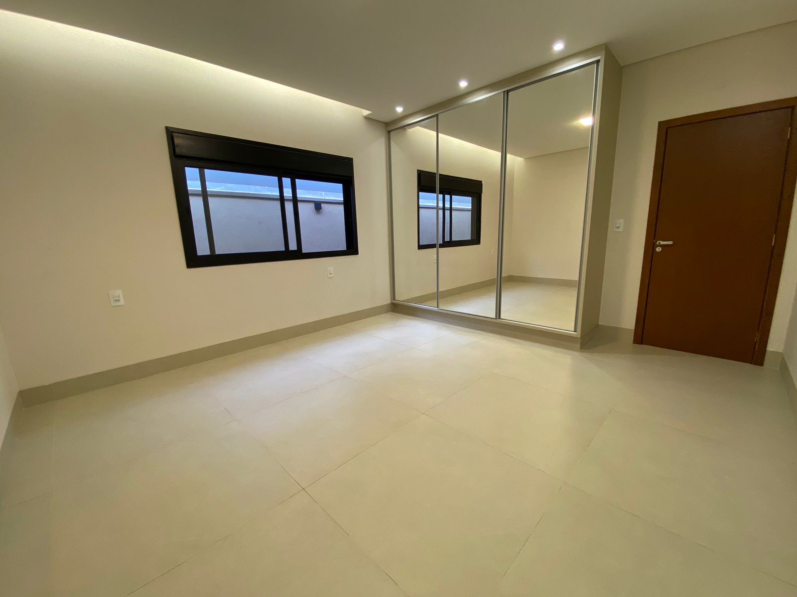 Imagem Casa com 3 Quartos à Venda, 240 m²em Setor Morada do Sol - Rio Verde