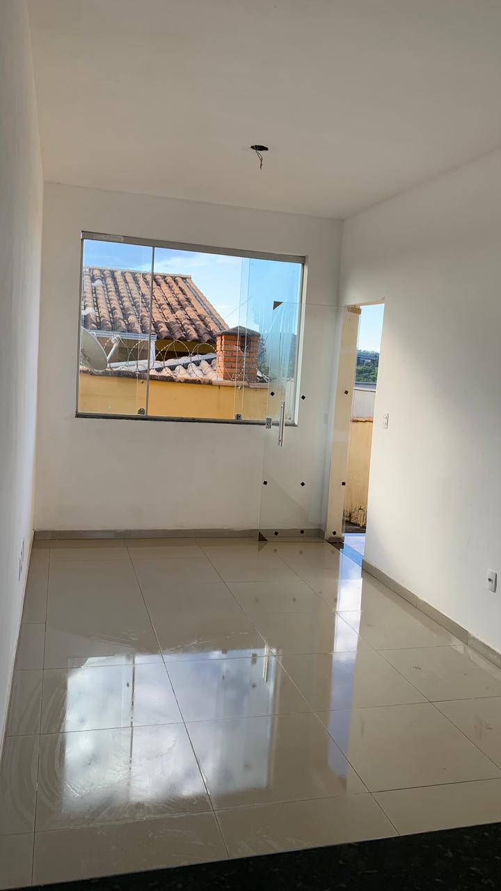 Imagem Casa com 2 Quartos à Venda ou Temporada, 65 m²em Planalto - Mateus Leme
