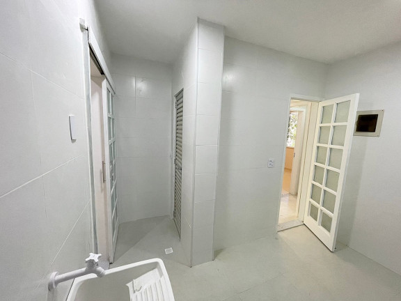 Imagem Apartamento com 2 Quartos à Venda,  em Copacabana - Rio de Janeiro