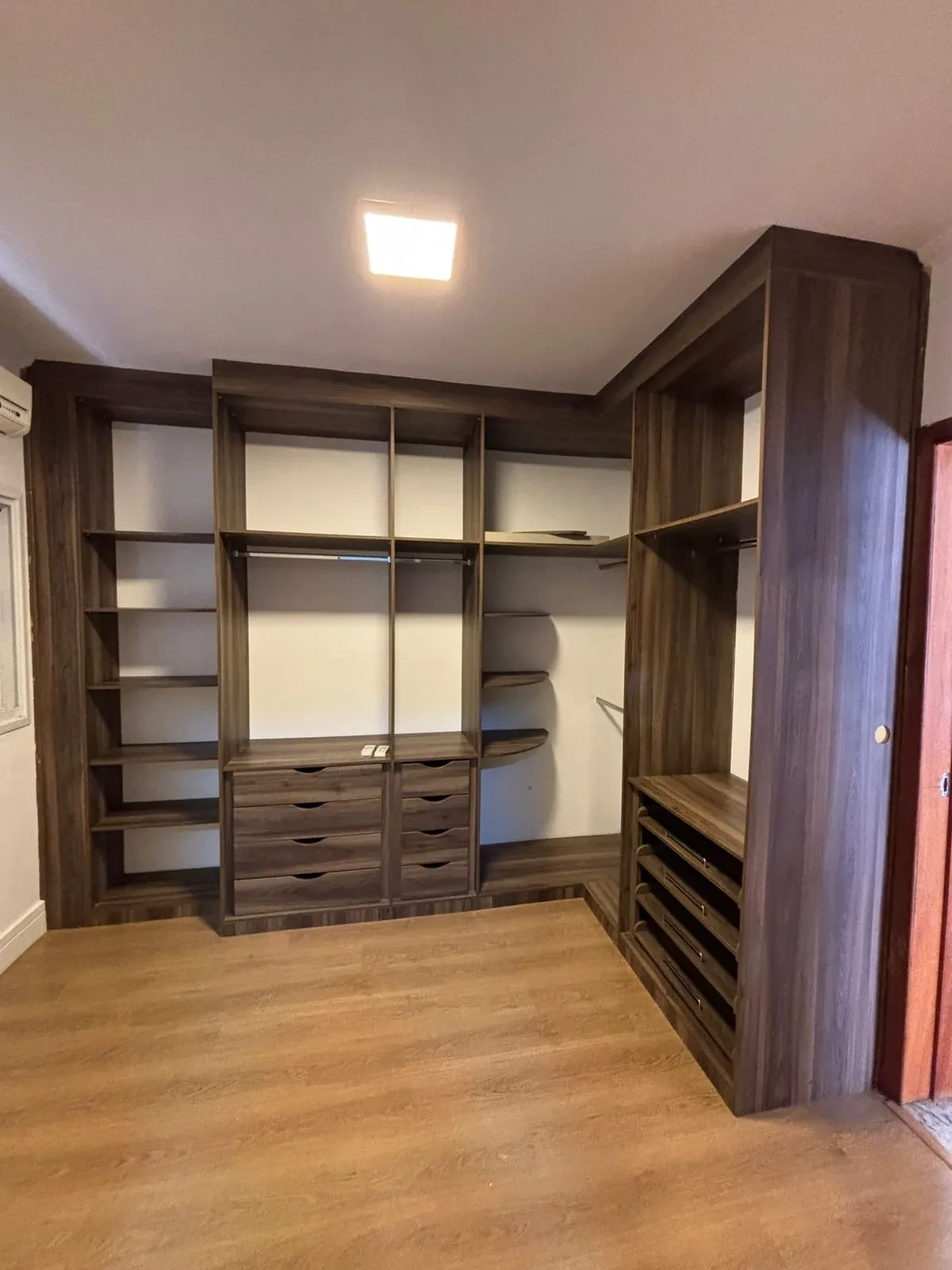 Imagem Casa com 3 Quartos à Venda, 220 metros em Jardim Universo - Mogi das Cruzes