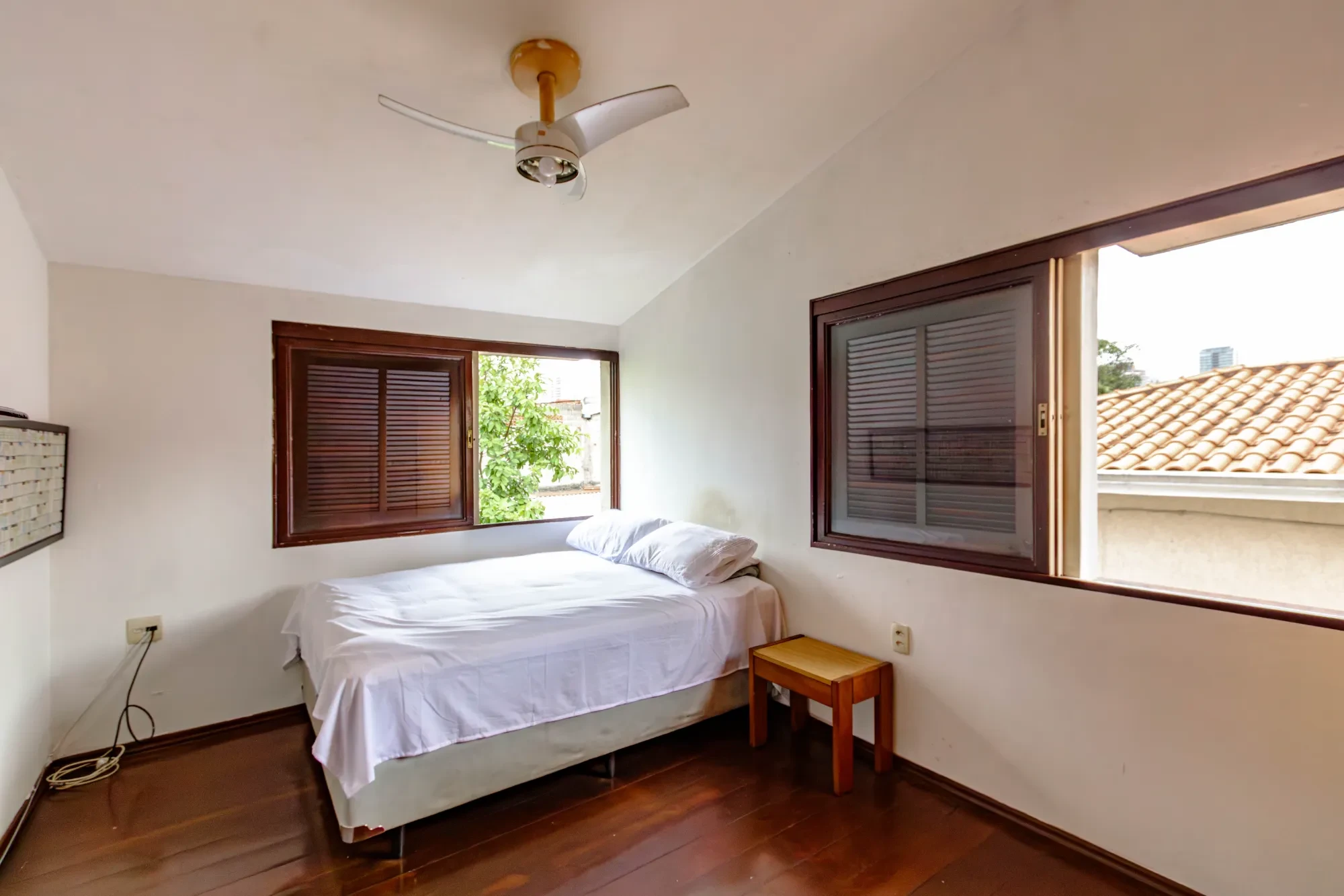 Imagem Sobrado com 4 Quartos para Alugar, 360 m² em Vila Gumercindo - São Paulo