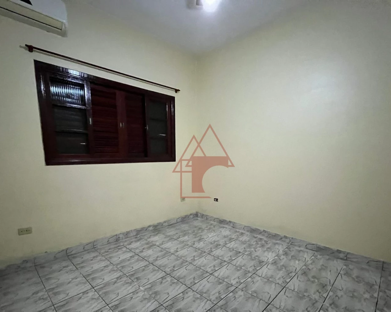 Imagem Casa com 3 Quartos à Venda, 76 m² em Jardim Casqueiro - Cubatão Imagem Casa com 3 Quartos à Venda, 76 m² em Jardim Casqueiro - Cubatão