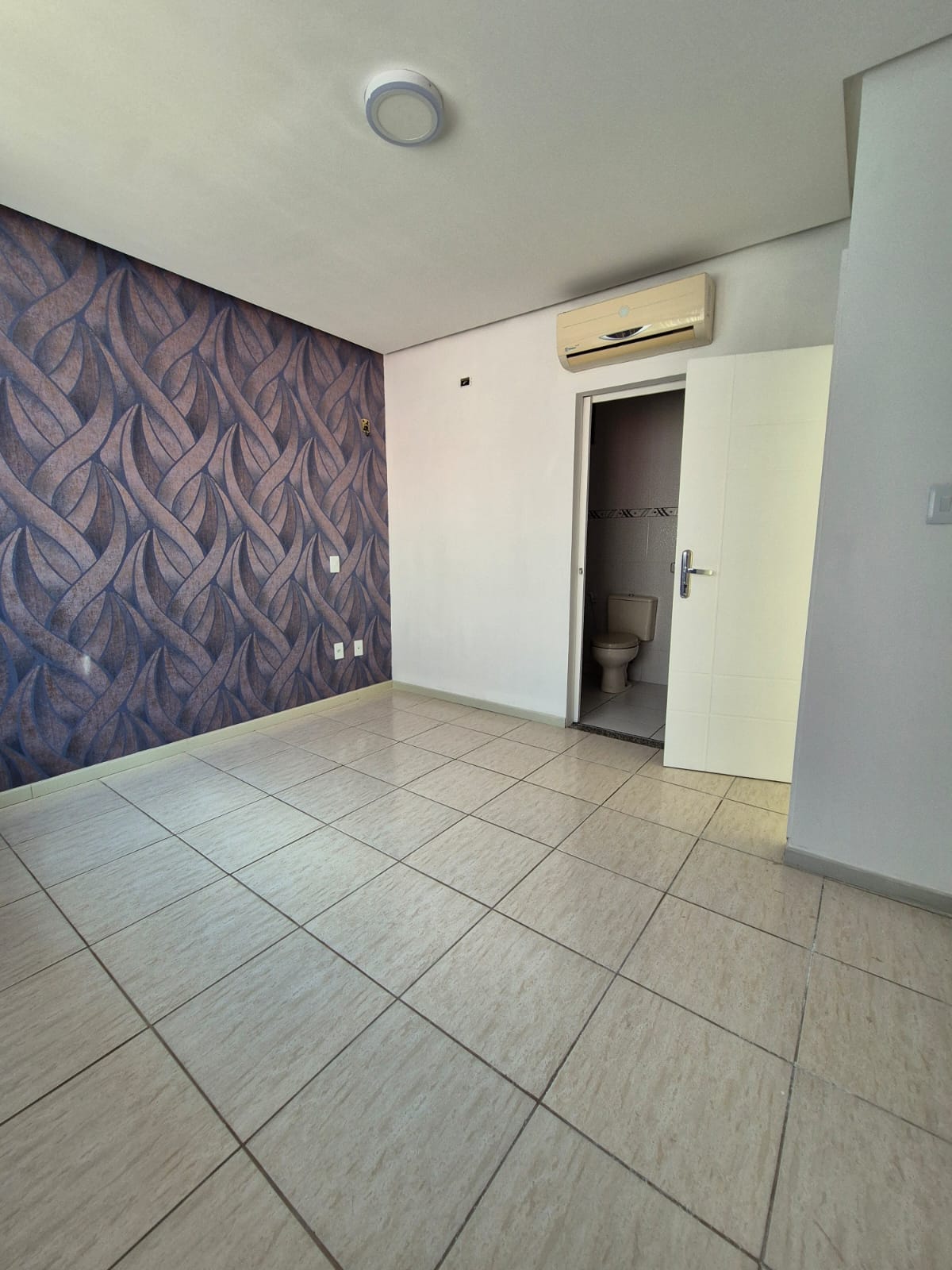 Imagem Casa de Condomínio com 3 Quartos à Venda ou Locação, 300 m²em Tarumã - Manaus