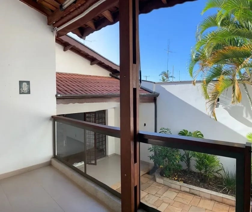 Imagem Casa com 4 Quartos à Venda, 244 m² em Jardim Santa Genebra - Campinas