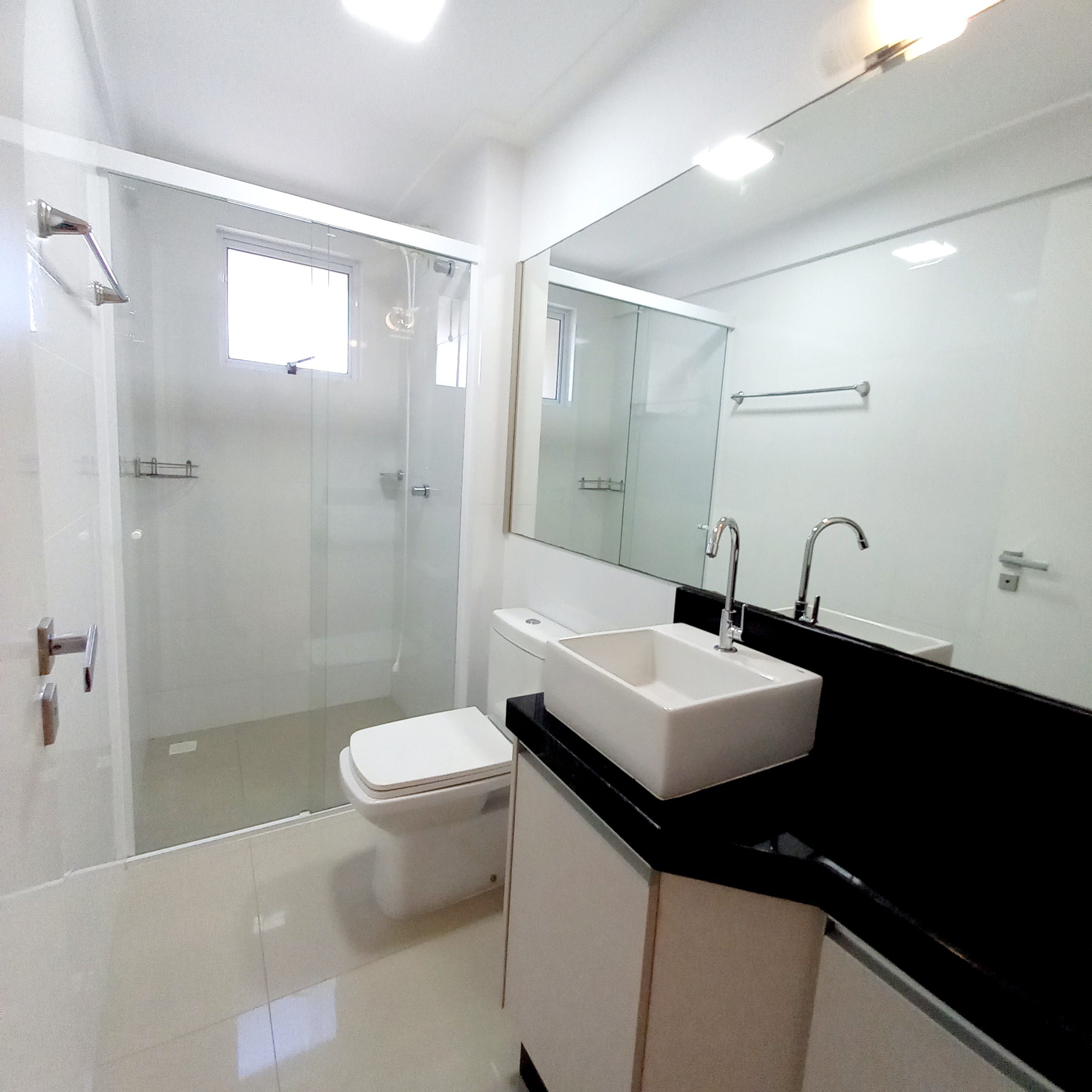 Imagem Apartamento com 2 Quartos à Venda, 78 m²em Bombas - Bombinhas