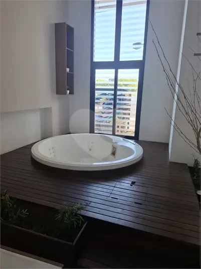 Imagem Apartamento com 2 Quartos à Venda, 84 m² em  - 
