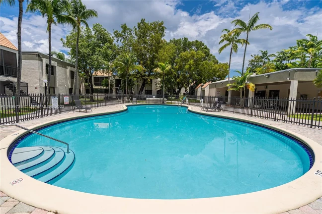 Foto do imóvel: Apartamento com 3 Quartos à Venda ou Locação, 100 m²em Alphaville Residencial Um - Barueri