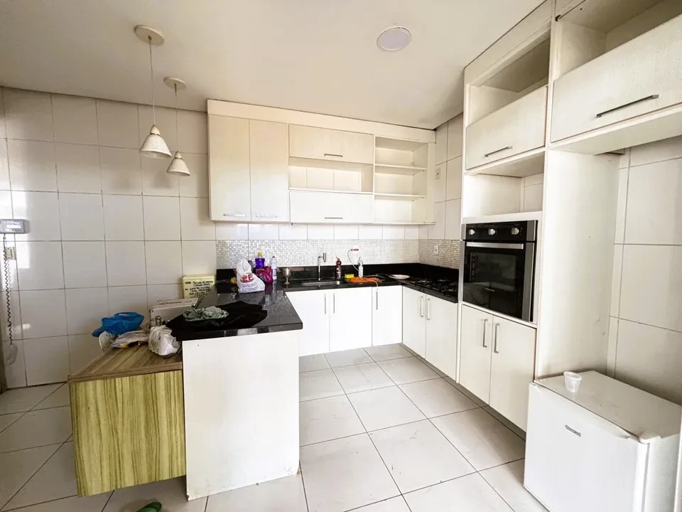 Foto do imóvel: Casa com 5 Quartos à Venda, 303 metros em Planalto - Manaus