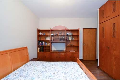 Imagem Sobrado com 3 Quartos à Venda, 351 m²em Jardim Esplanada II - São José dos Campos