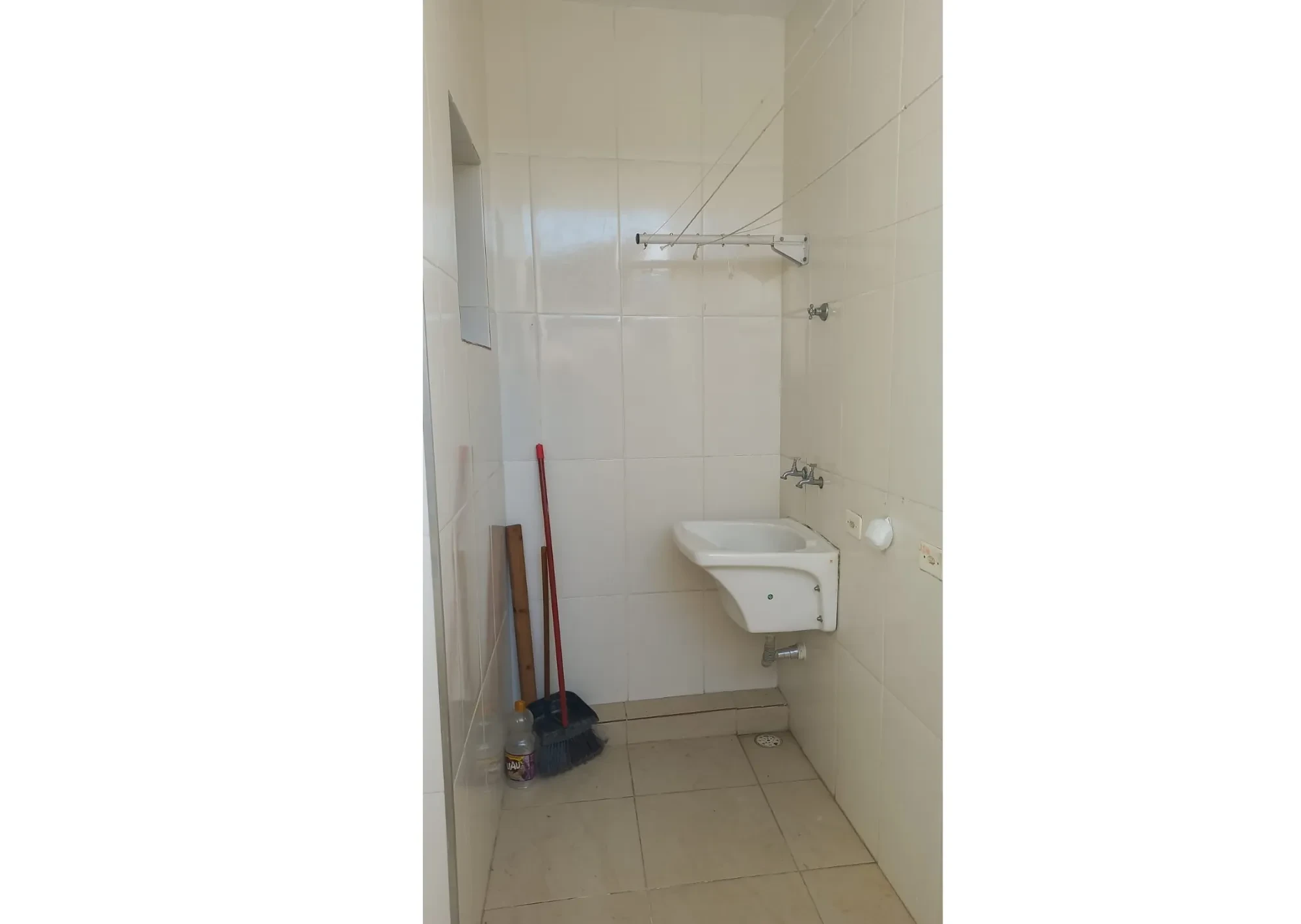 Imagem Casa com 1 Quarto para Alugar, 40 metro em Jardim Daysy - São Paulo