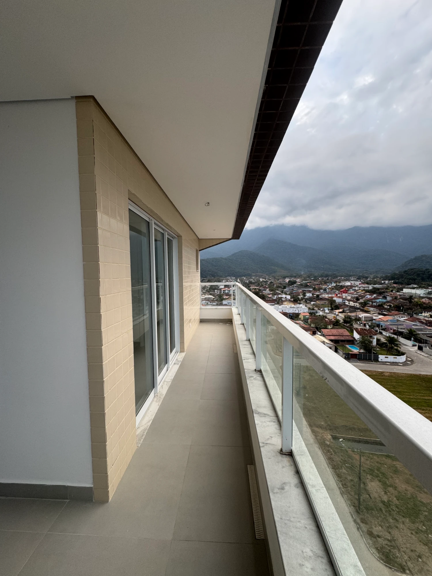 Imagem Apartamento com 3 Quartos à Venda, 99 metros em Massaguaçu - Caraguatatuba