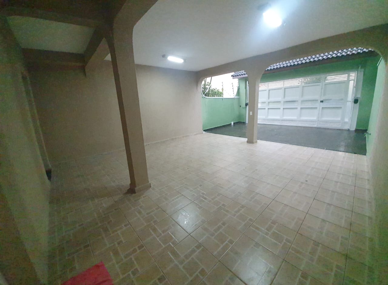 Imagem Casa com 3 Quartos à Venda, 213 m²em Vila Lavínia - Mogi das Cruzes