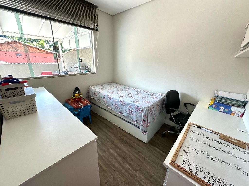 Imagem Casa com 3 Quartos à Venda, 122 m² em Planalto - Belo Horizonte