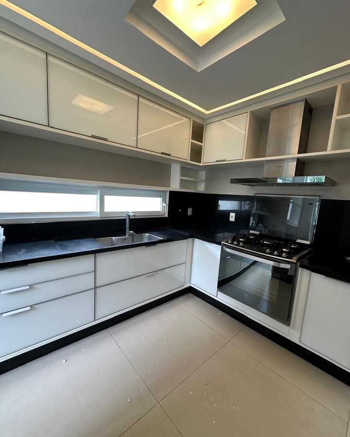 Imagem Casa de Condomínio com 4 Quartos para Alugar, 350 m²em Vila de Abrantes (Abrantes) - Camaçari